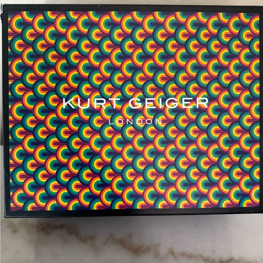 Kurt Geiger Beige and Dark Beige Sneakers Box - Picture 12 of 12